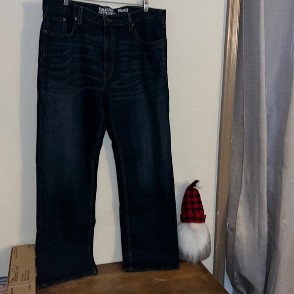 Mens Levi’s signature jeans dark wash relaxed fit - Picture 2 of 7